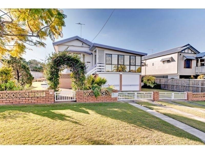 64 Armstrong Road, Cannon Hill QLD 4170