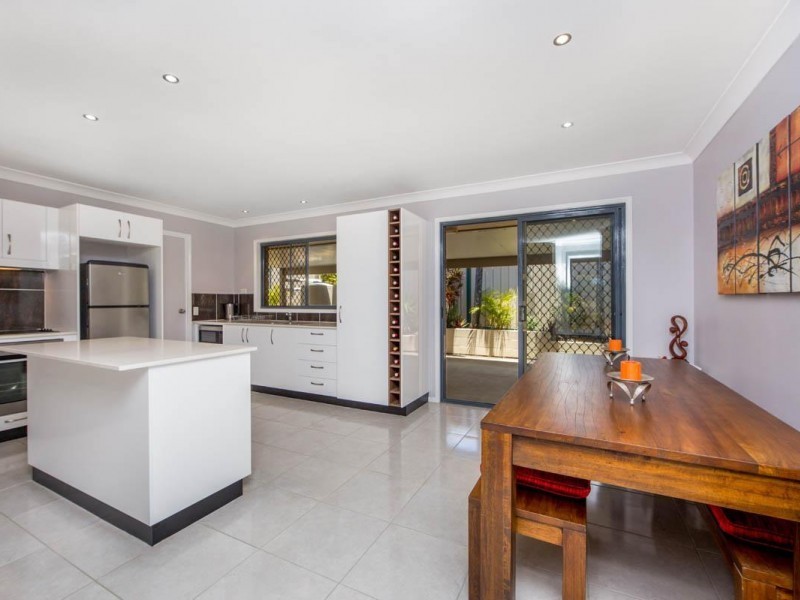 84 Buderim Street, Wynnum QLD 4178