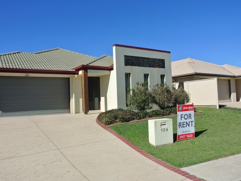 124 Ropley Road, Wynnum West QLD 4178