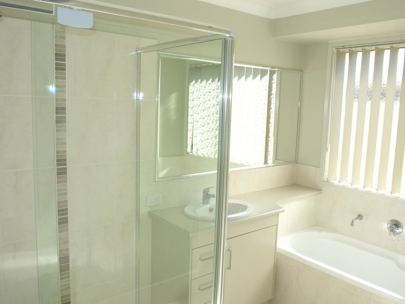 124 Ropley Road, Wynnum West QLD 4178