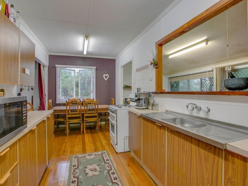 74  Randall Road, Wynnum West QLD 4178