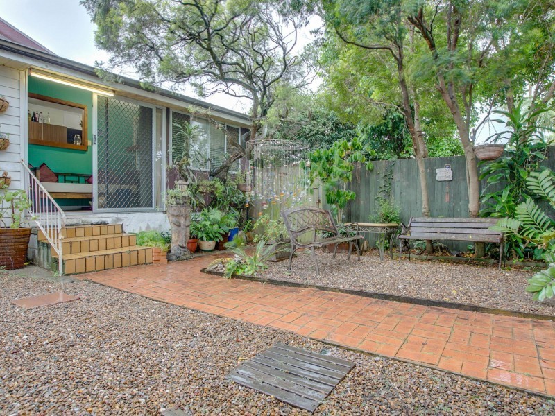 74  Randall Road, Wynnum West QLD 4178