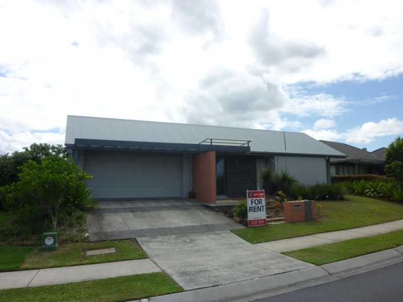 9 Mossvale Drive, Wakerley QLD 4154