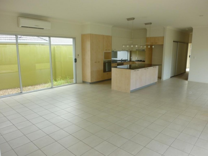 9 Mossvale Drive, Wakerley QLD 4154