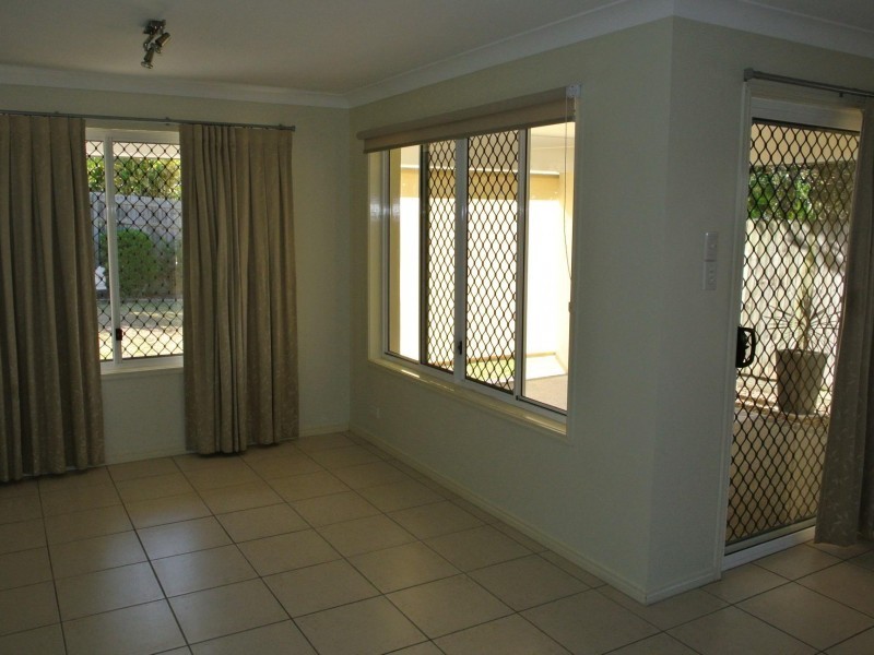 99 Kamarin Street, Manly West QLD 4179