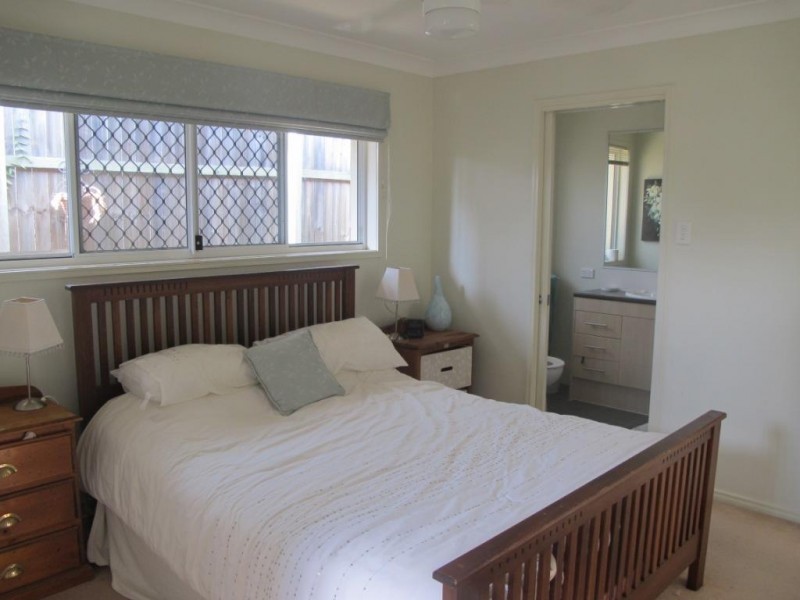 99 Kamarin Street, Manly West QLD 4179