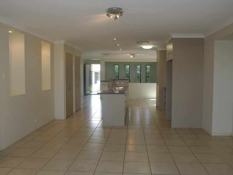 23 Lexey Crescent, Wakerley QLD 4154