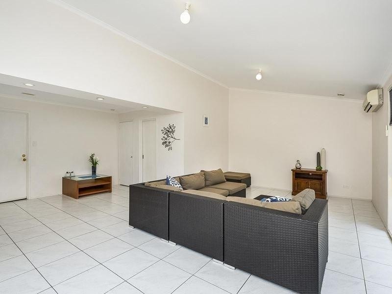 1 Benetti Close, Belmont QLD 4153