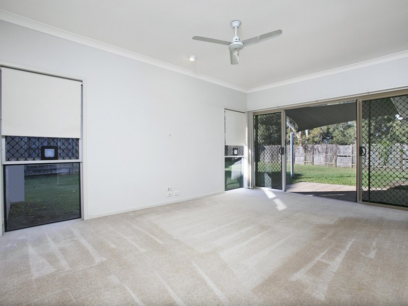 6 Hawksbury Cres, Wakerley QLD 4154