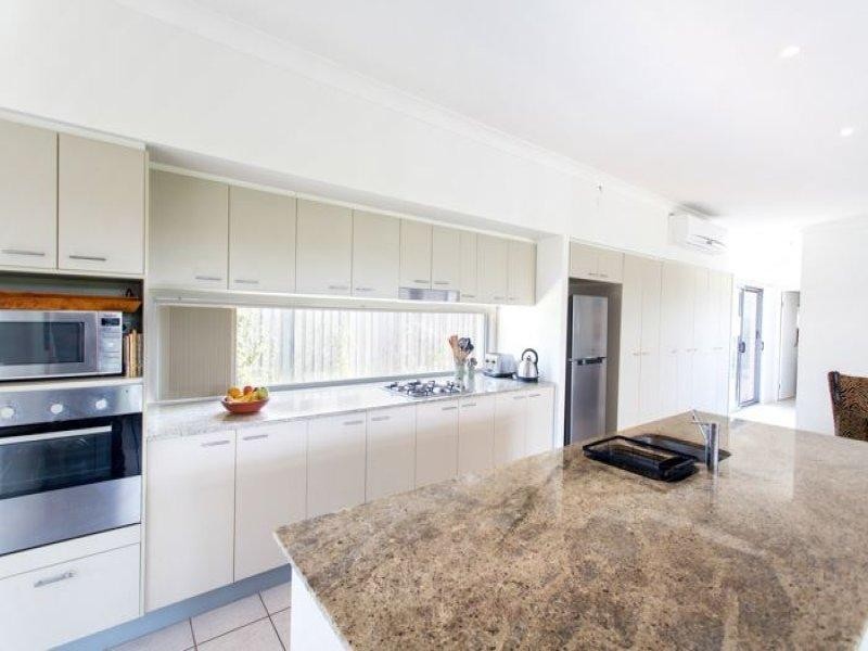 16 Franklin Street, Wakerley QLD 4154