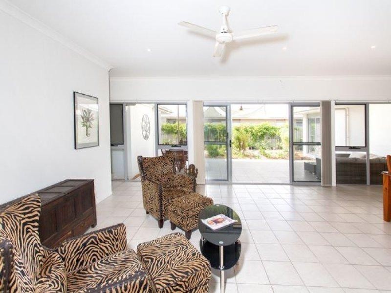 16 Franklin Street, Wakerley QLD 4154