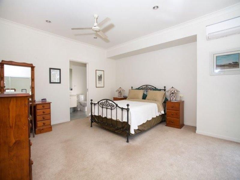 16 Franklin Street, Wakerley QLD 4154