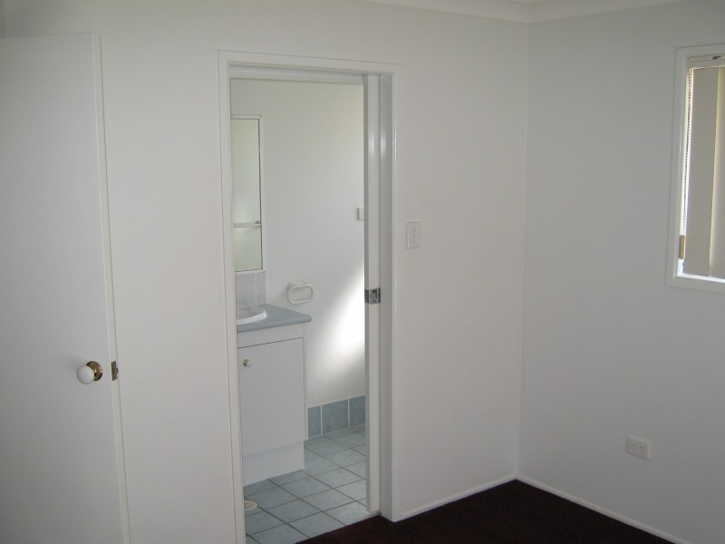 99 Evelyn Road, Wynnum West QLD 4178