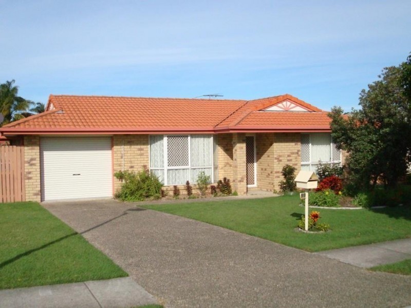 99 Evelyn Road, Wynnum West QLD 4178