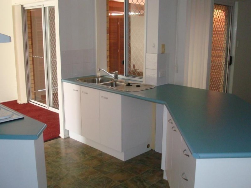 99 Evelyn Road, Wynnum West QLD 4178