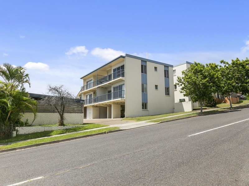 1/64  Walnut Street, Wynnum QLD 4178