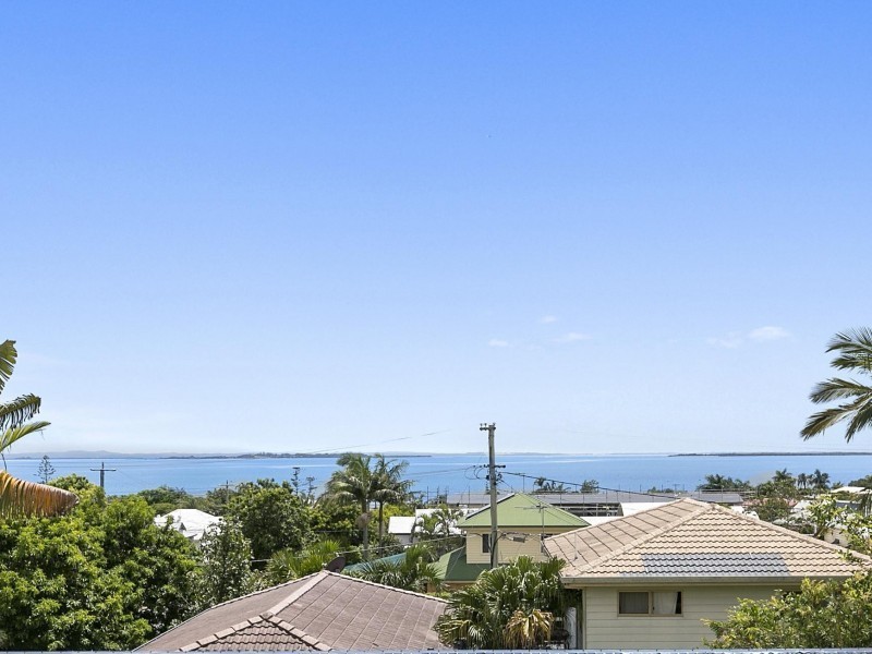 1/64  Walnut Street, Wynnum QLD 4178