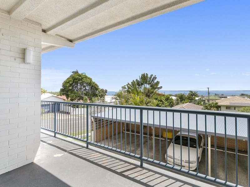1/64  Walnut Street, Wynnum QLD 4178