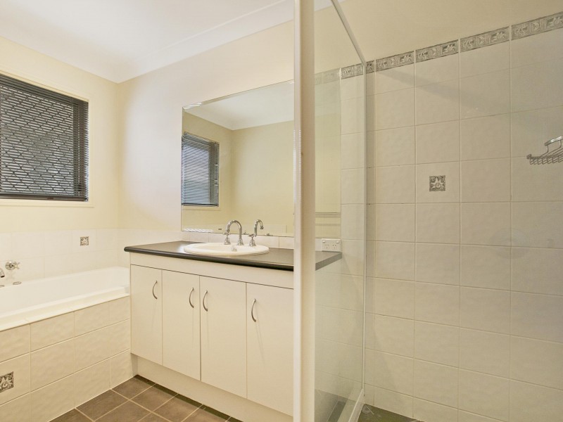 51 Olsen Crescent, Wakerley QLD 4154