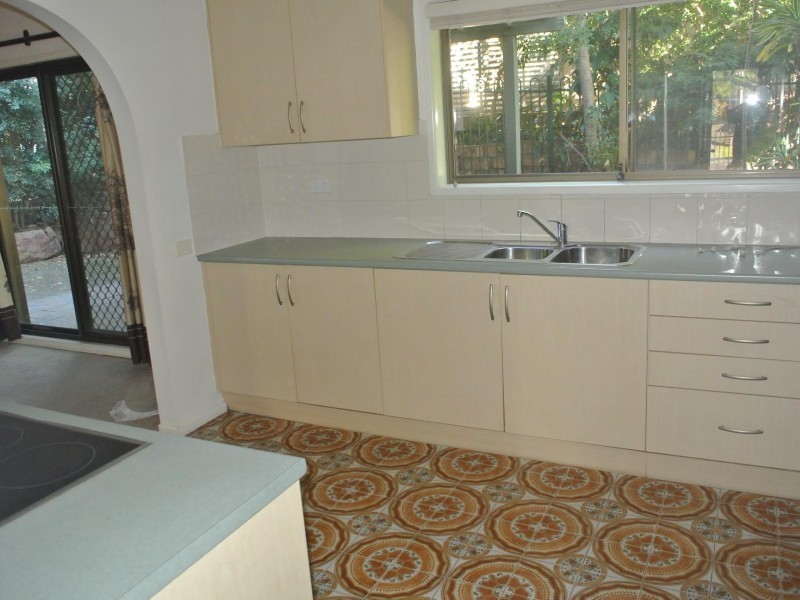 4 Rechner Street, Belmont QLD 4153