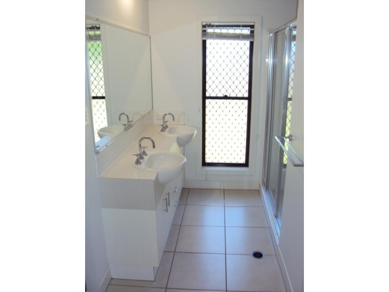 29 Whatmore Place, Manly West QLD 4179