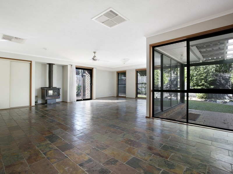 6 Carlile Place, Wynnum West QLD 4178