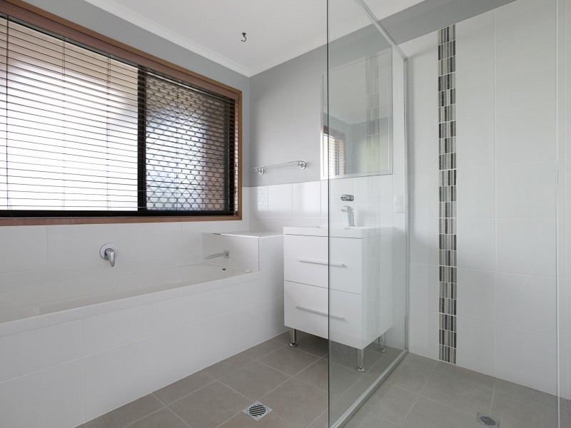 6 Carlile Place, Wynnum West QLD 4178