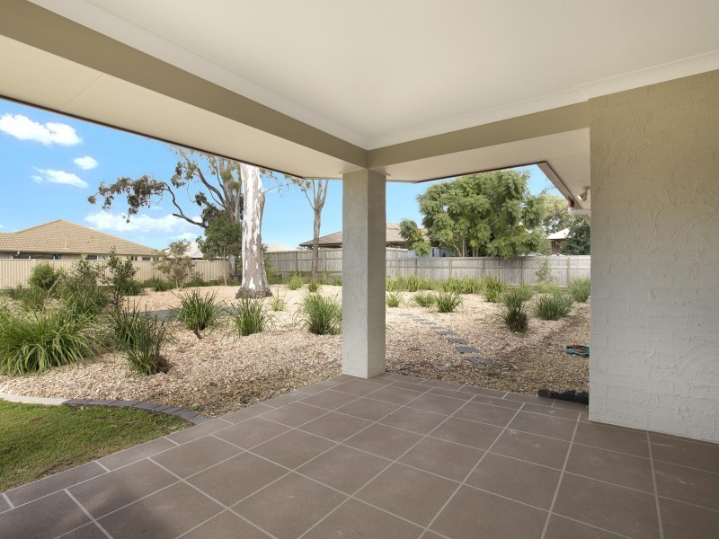 8 Stega Place, Wynnum West QLD 4178