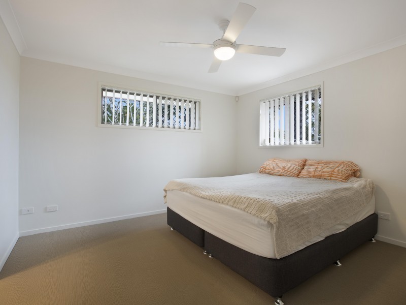 8 Stega Place, Wynnum West QLD 4178