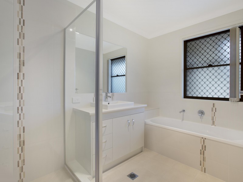 8 Stega Place, Wynnum West QLD 4178