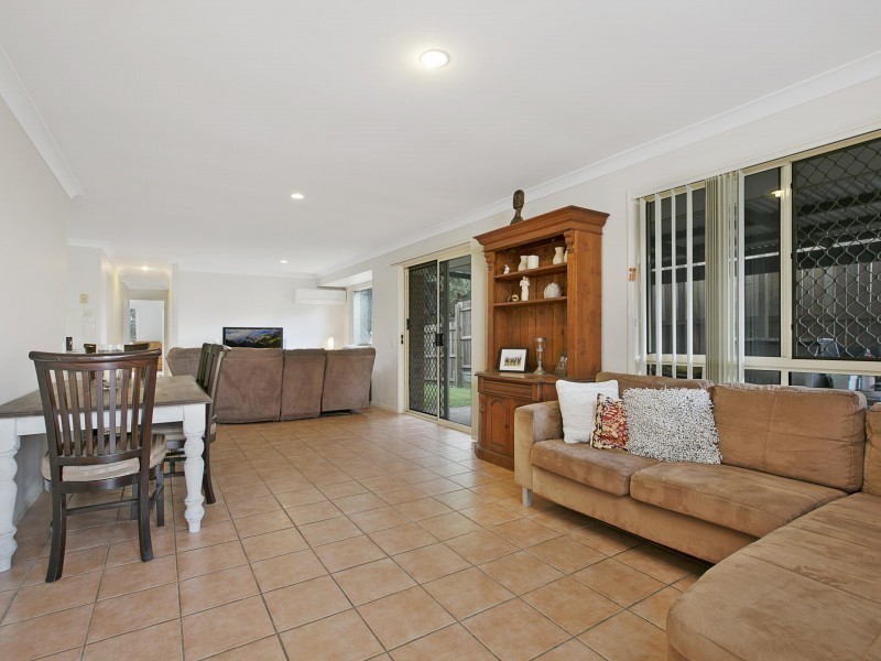 13 Lycette Street, Belmont QLD 4153