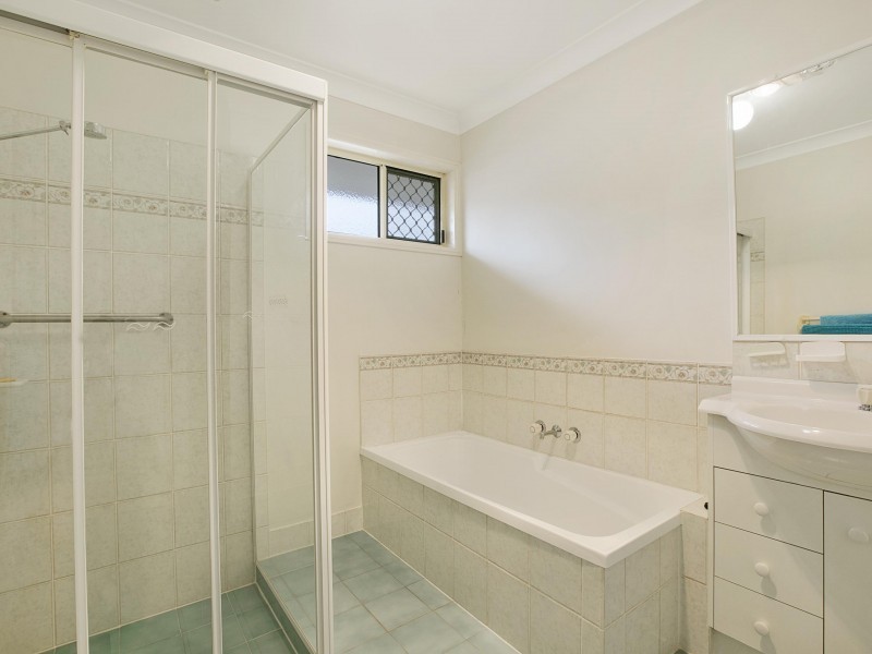 2 Thredbo Close, Belmont QLD 4153