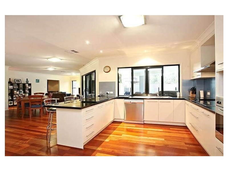 5 Gabrielle Place, Manly West QLD 4179