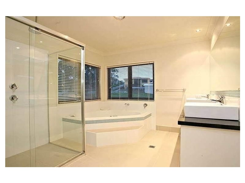 5 Gabrielle Place, Manly West QLD 4179