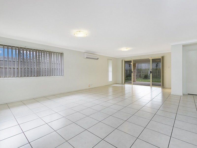 16 Daphne Place, Wakerley QLD 4154