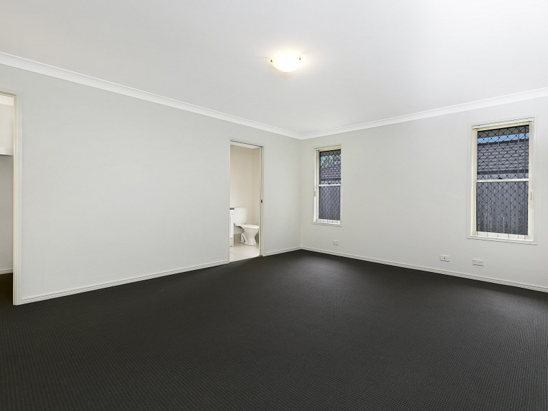16 Daphne Place, Wakerley QLD 4154