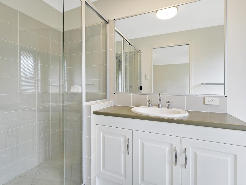 16 Daphne Place, Wakerley QLD 4154