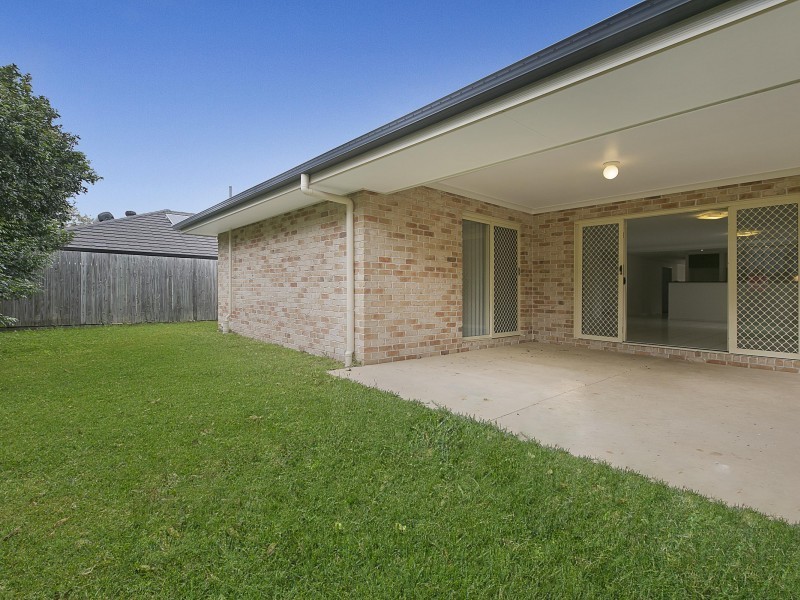 16 Daphne Place, Wakerley QLD 4154