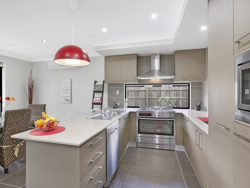 6 Ribblesdale Place, Gumdale QLD 4154