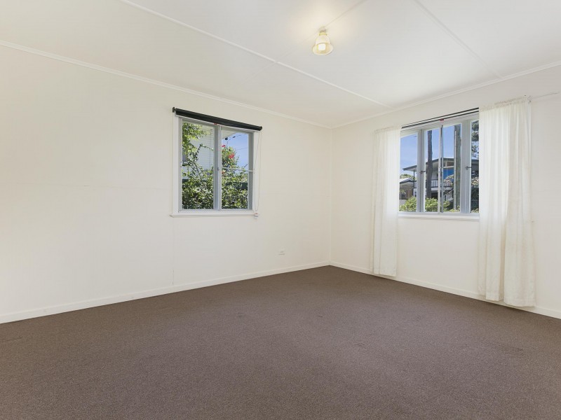 10 Lithgow Street, Wynnum QLD 4178