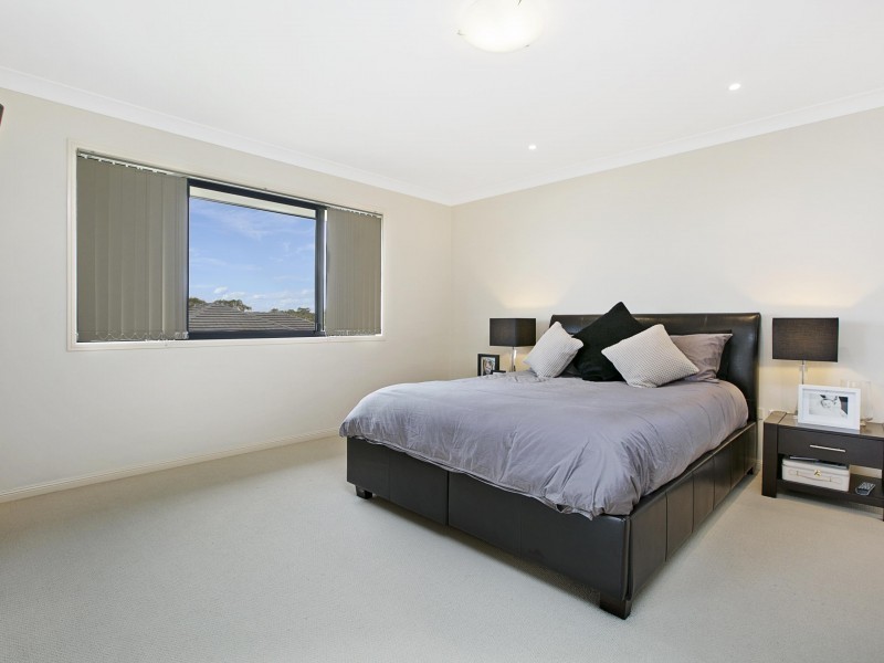 12 Clarance Street, Wakerley QLD 4154