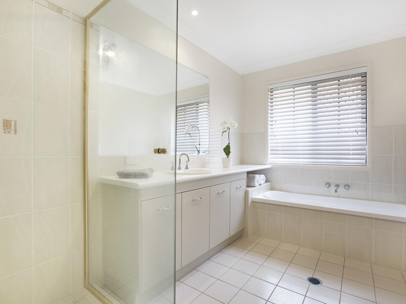 12 Clarance Street, Wakerley QLD 4154