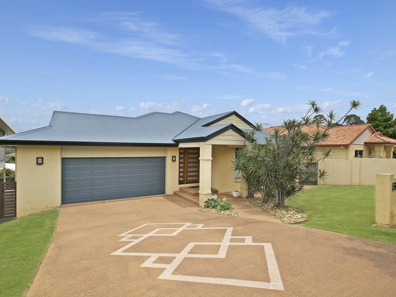 12 Clarance Street, Wakerley QLD 4154