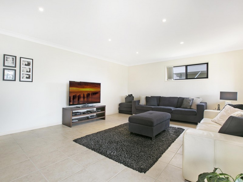 12 Clarance Street, Wakerley QLD 4154