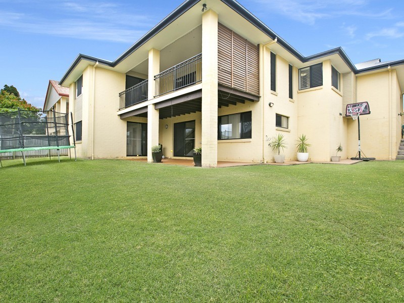 12 Clarance Street, Wakerley QLD 4154