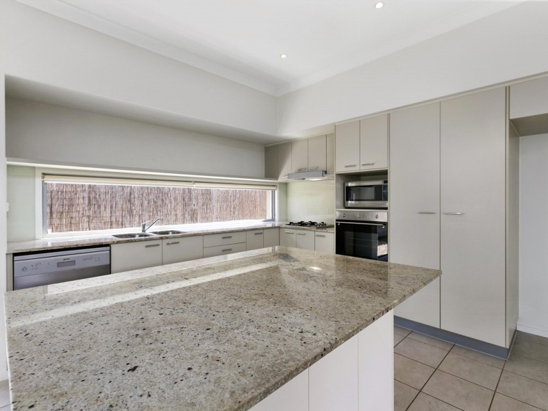 26 Brook Street, Wakerley QLD 4154