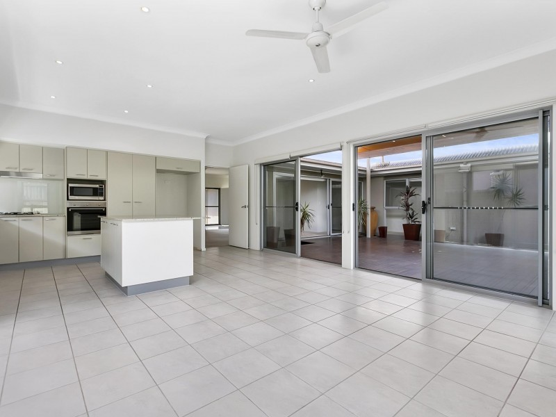 26 Brook Street, Wakerley QLD 4154
