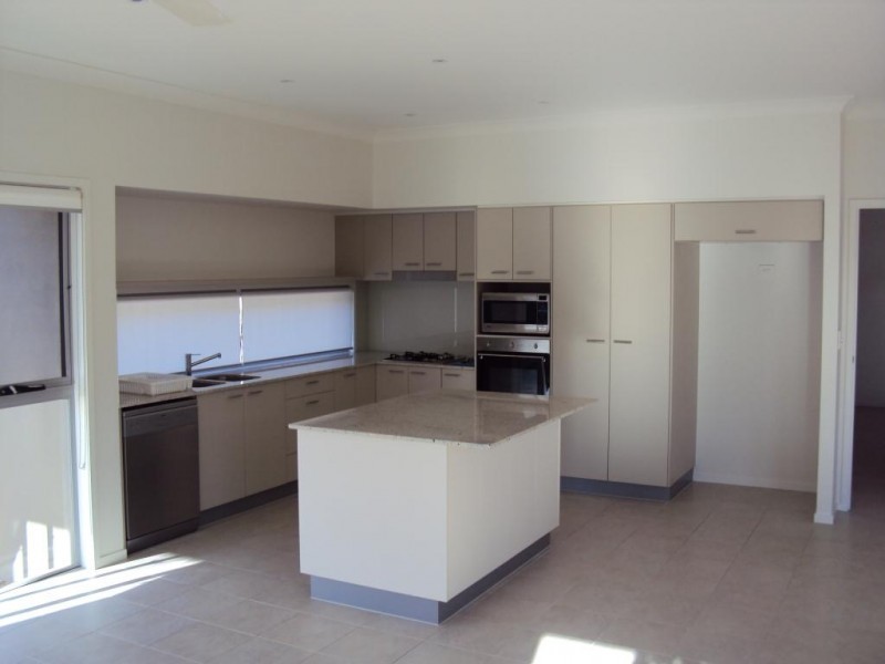 26 Brook Street, Wakerley QLD 4154