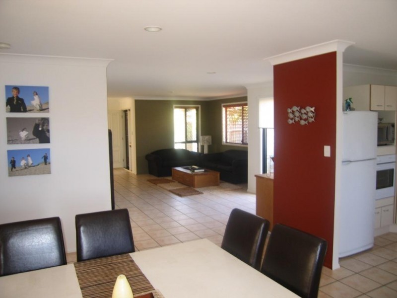 6 Cynthia Place, Wakerley QLD 4154