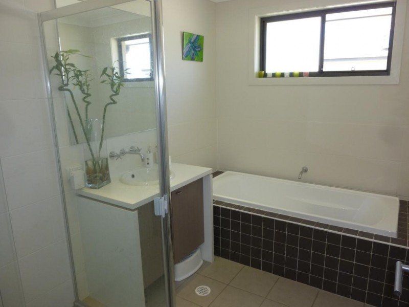 8 Hillcroft Place, Belmont QLD 4153